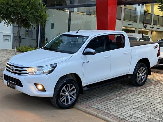 TOYOTA HILUX 2.8 SRV 4X4 CD 16V DIESEL 4P AUTOMÁTICO